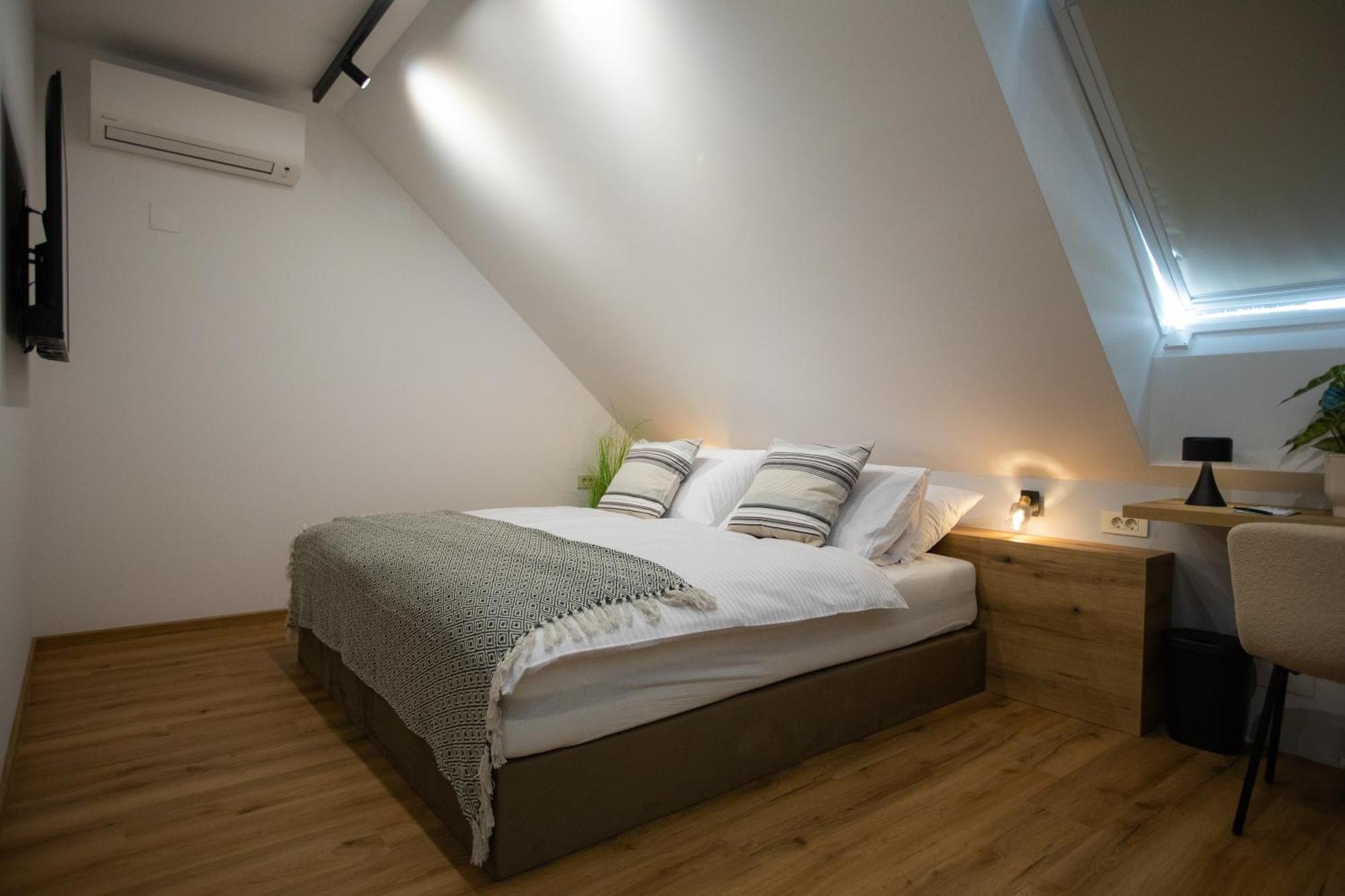 Hisa Trelc- Sobe Hotel Komenda Kültér fotó