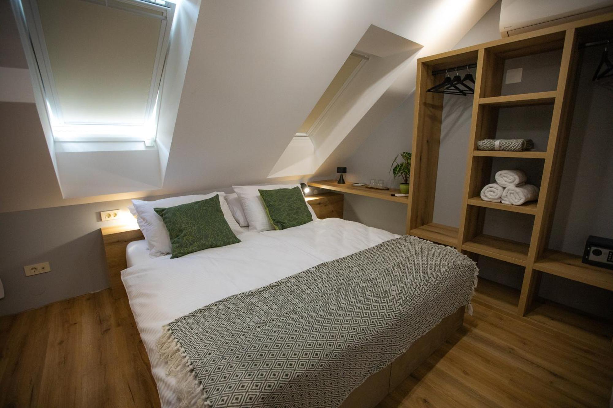 Hisa Trelc- Sobe Hotel Komenda Kültér fotó