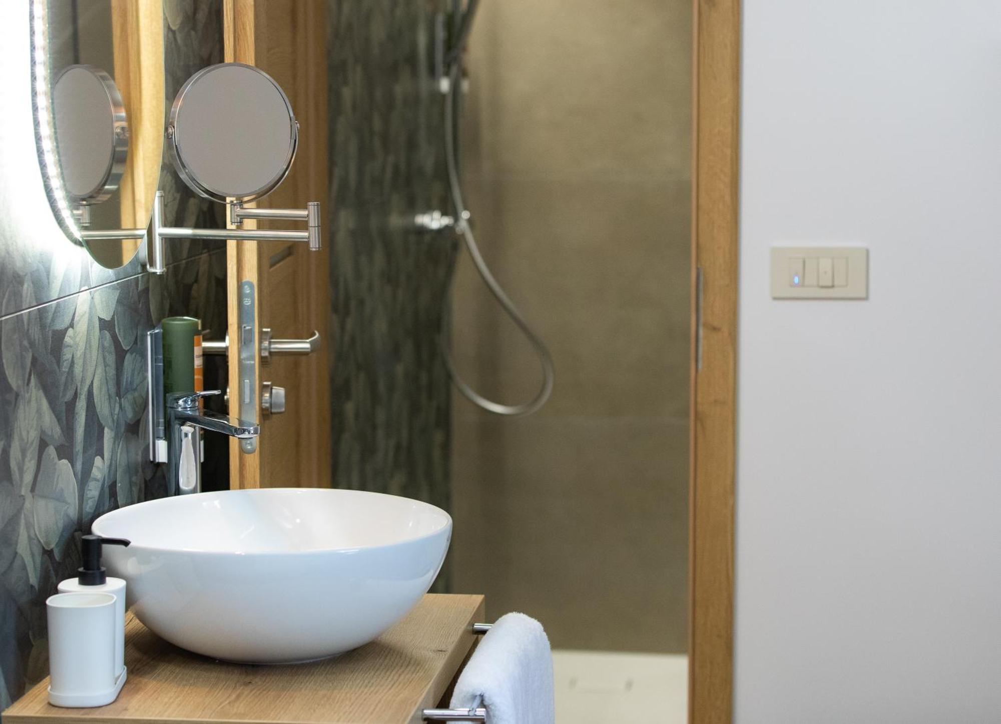 Hisa Trelc- Sobe Hotel Komenda Kültér fotó
